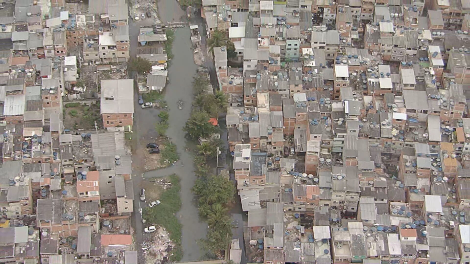 Moraes dá 30 dias para PGR opinar sobre plano de reocupação de territórios do RJ na ADPF das Favelas