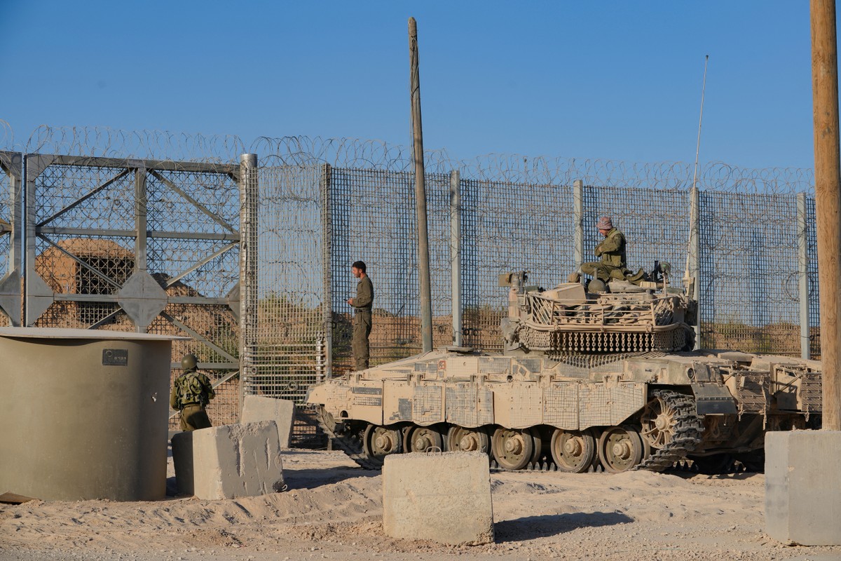 Bombardeio contra escola-abrigo em Gaza deixa 9 mortos, segundo serviços de resgate