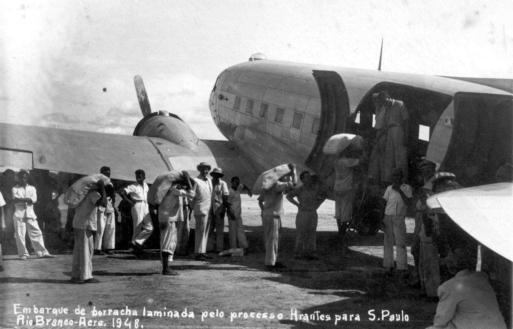 Embarque de borracha laminada para São Paulo - 1948