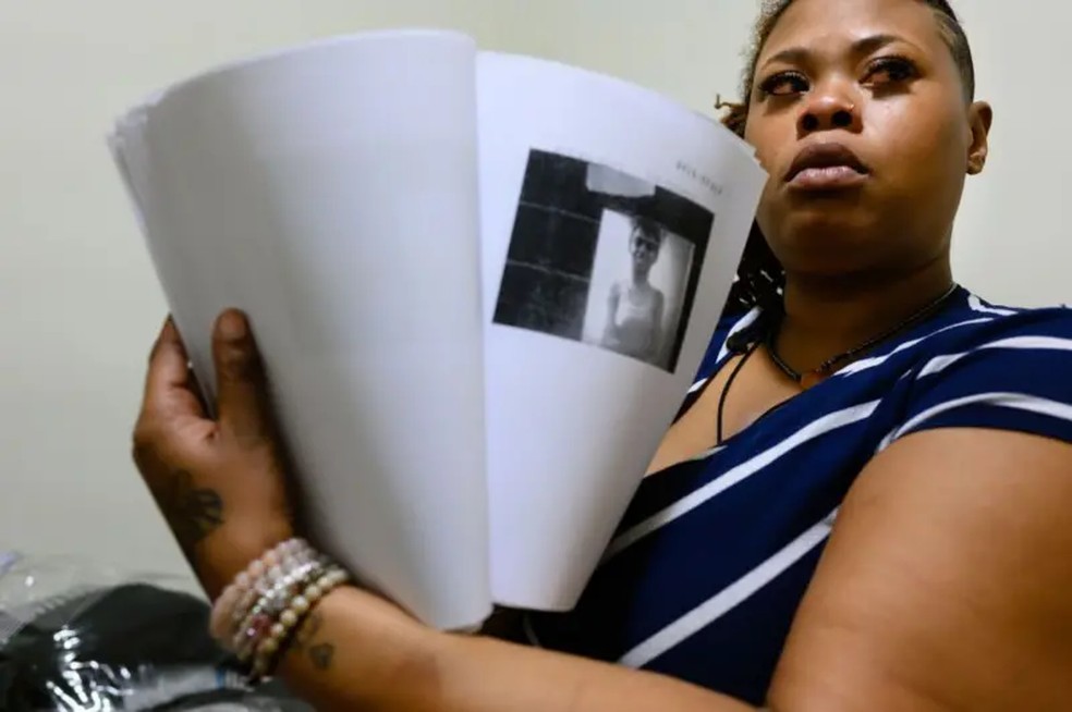 A mãe de Kizer, Devore Taylor, saiu em defesa da liberdade da filha. — Foto: Getty Images via BBC