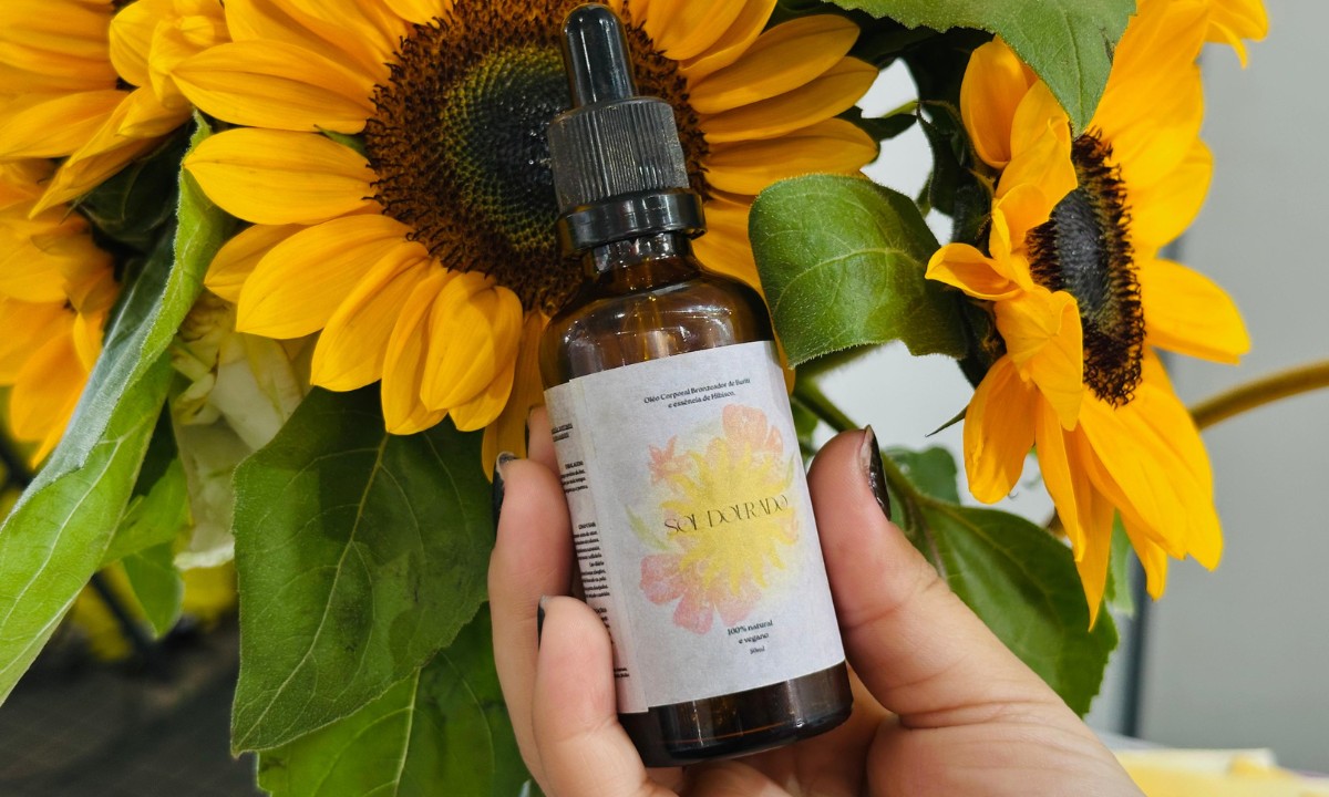 Estudantes baianas utilizam buriti e hibisco para criar bronzeador sustentável; conheça o projeto