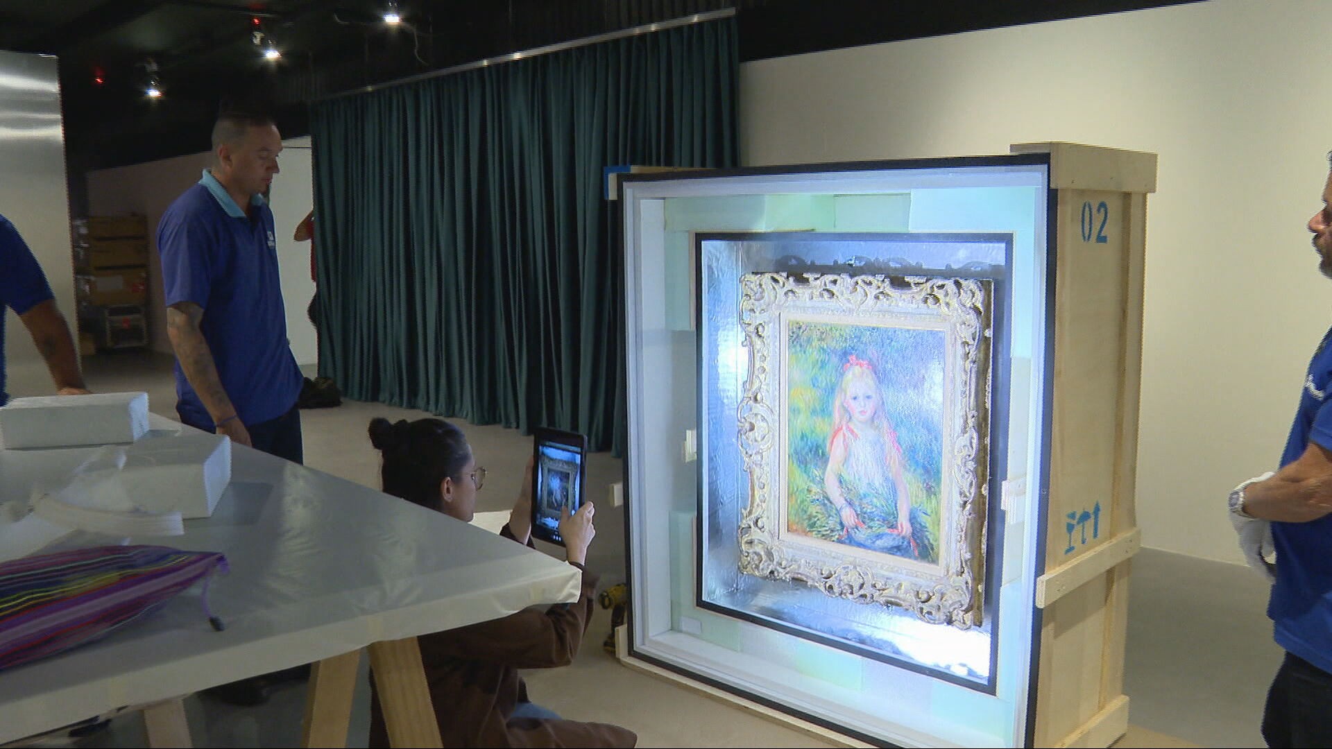 Caminhão climatizado, 24 horas de 'descanso' e caixas duplas: como obras de Renoir foram transportadas para exposição inédita em BH