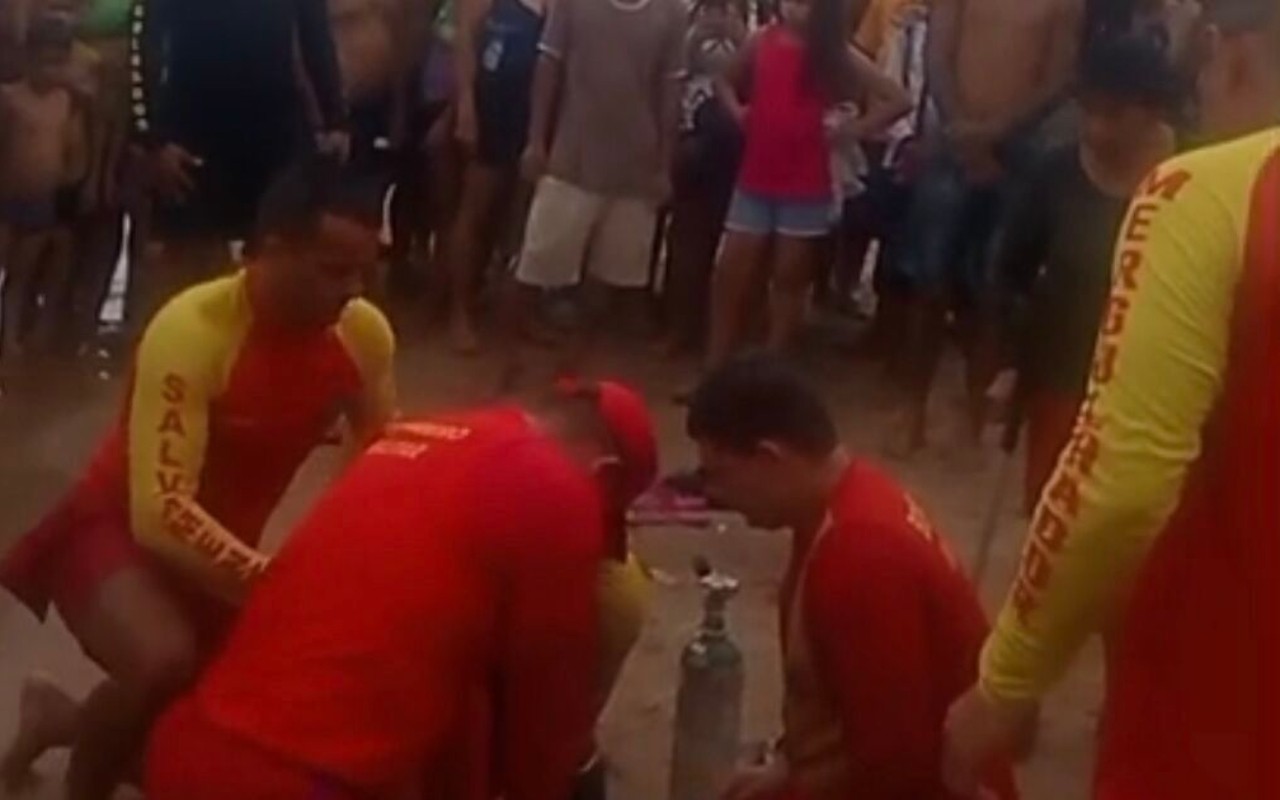 Jovem morre afogado na Praia da Ponta Negra em Manaus