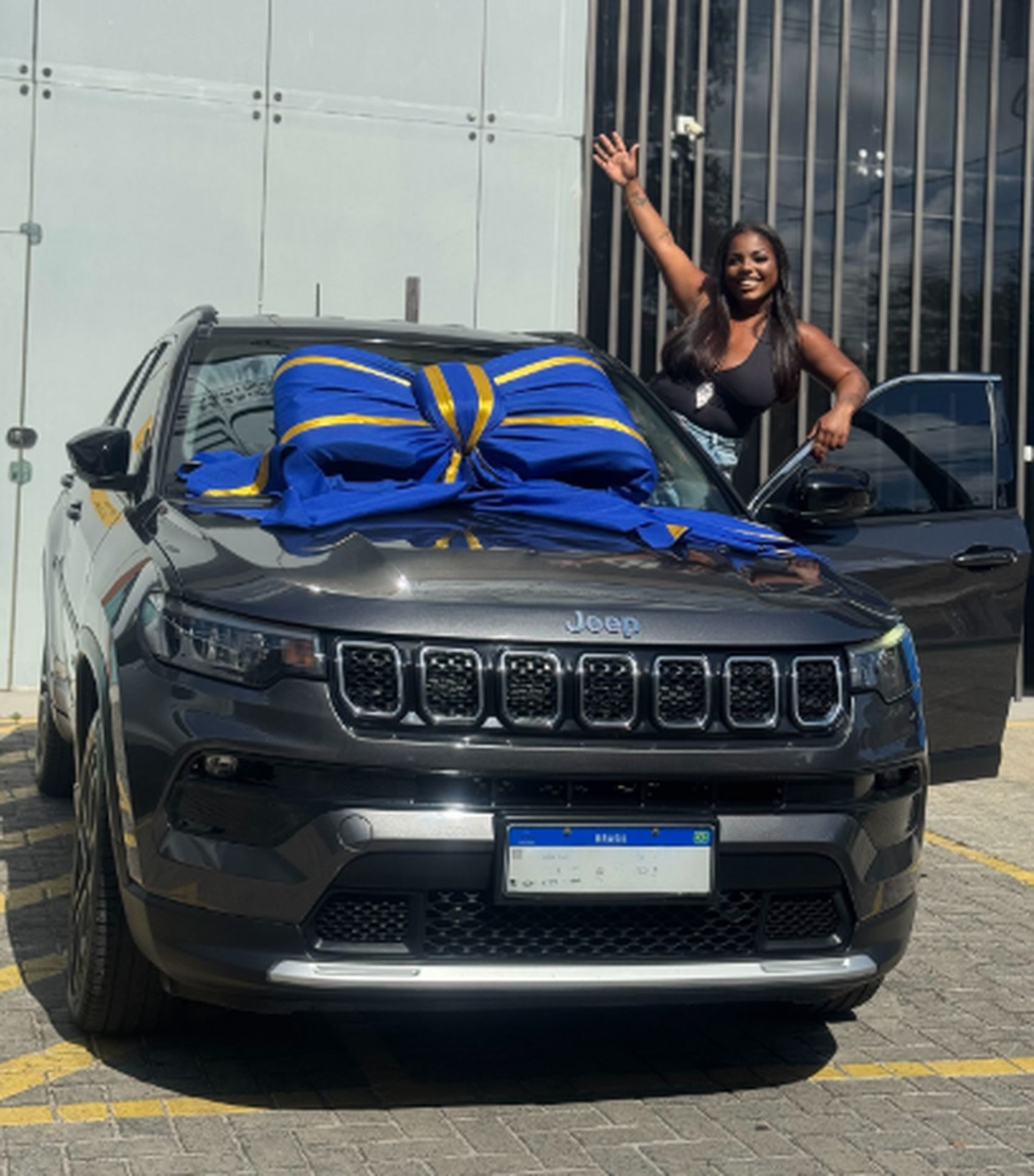 Saiba quem é a 'Diva do Cras', influenciadora de Sergipe que perdeu Bolsa Família ao exibir carro zero nas redes