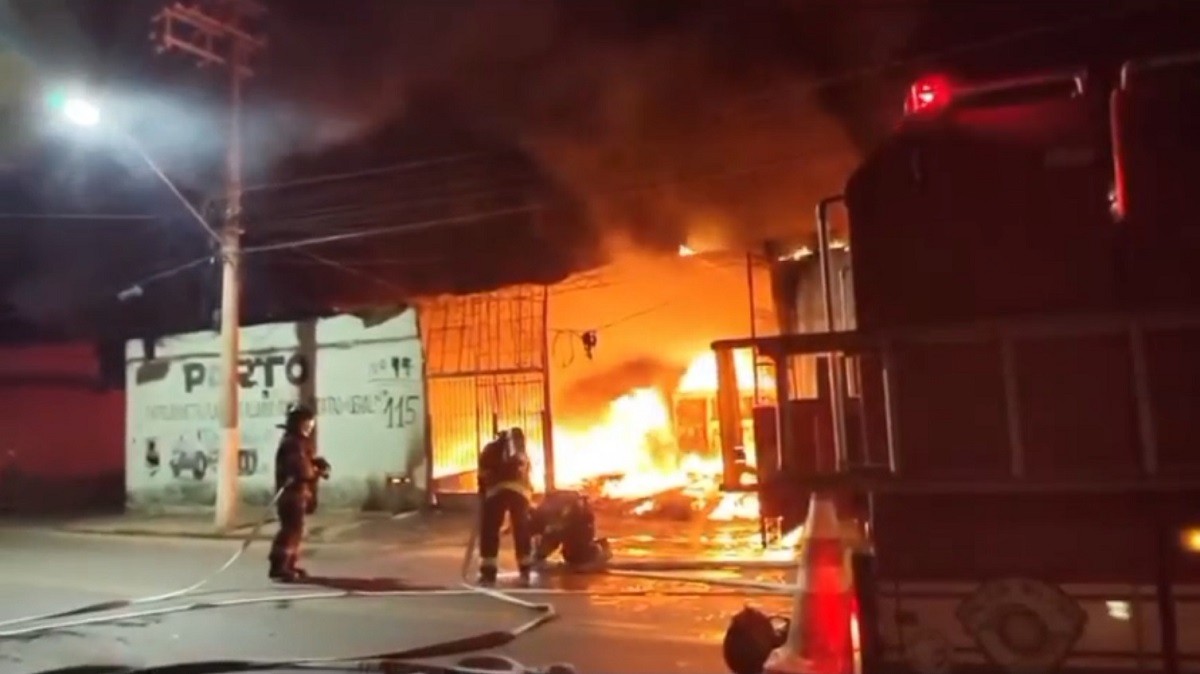Incêndio destrói galpão de recicláveis em Porto Feliz