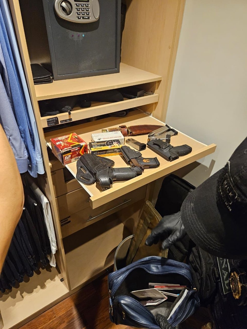 PF faz operação contra suspeitos de entregar 43 mil armas para facções brasileiras — Foto: Investigação internacional/Cooperação policial internacional