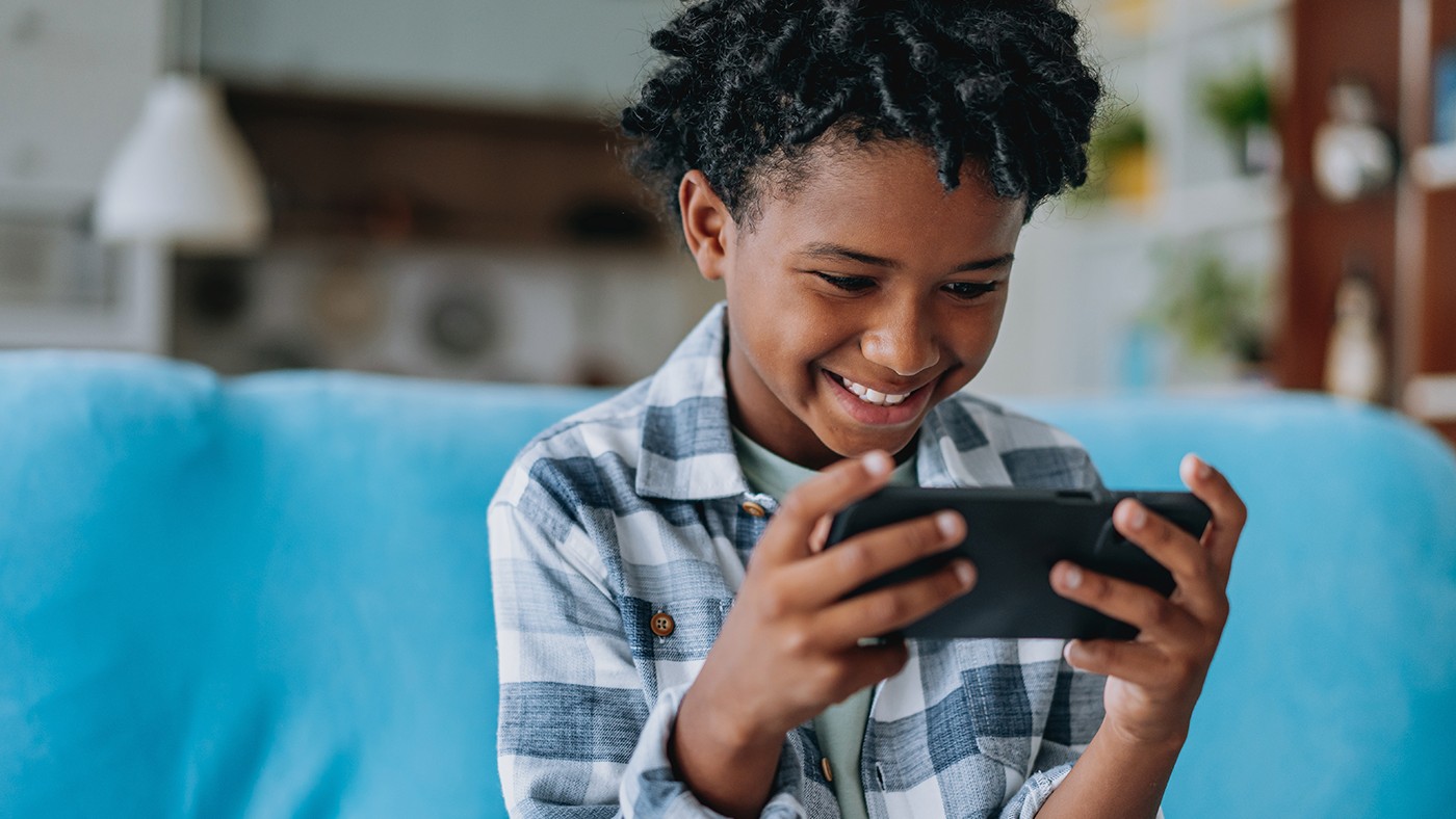 Conectadas antes dos 8 anos: infância e internet em debate