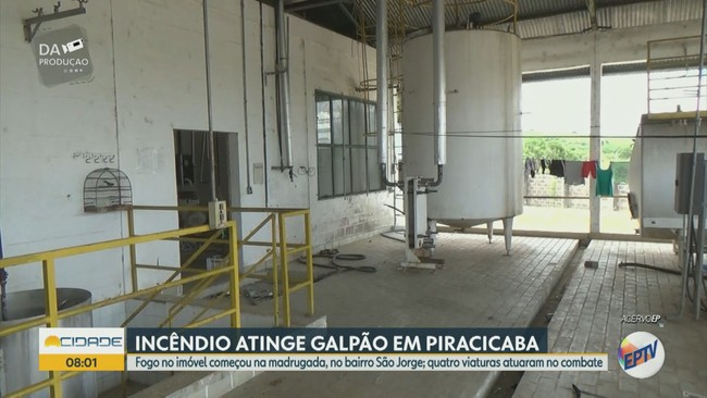 Incêndio atinge galpão no bairro São Jorge em Piracicaba
