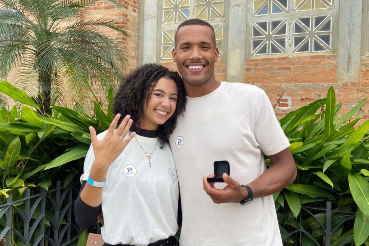 Jovem pede namorada em casamento na Basílica de Aparecida no dia da Padroeira: ‘Não tem lugar mais especial’