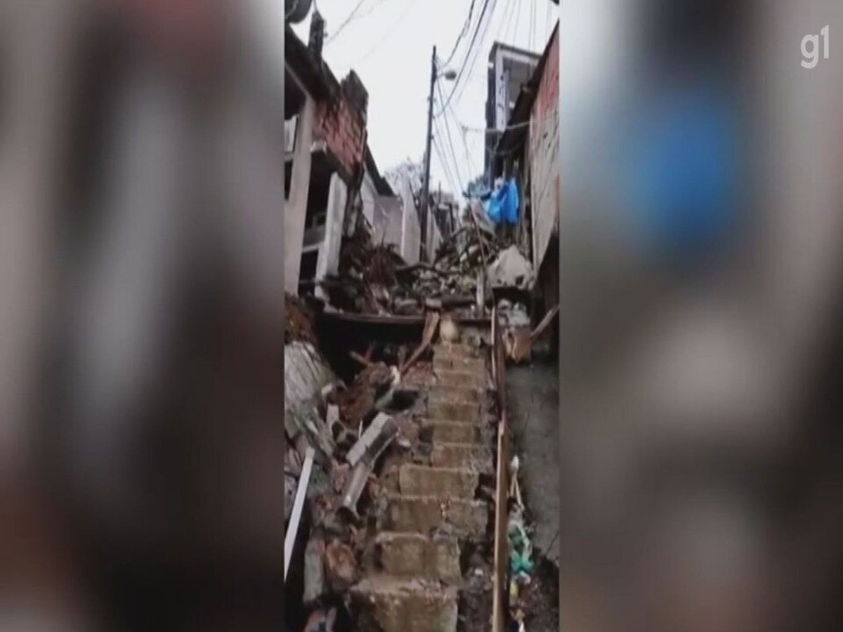 Parte de muro de pedra desaba e interrompe trânsito em Concórdia; VÍDEO, Santa Catarina