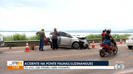 Veículos que colidiram na ponte que liga Palmas a Luzimangues começa a ser retirados