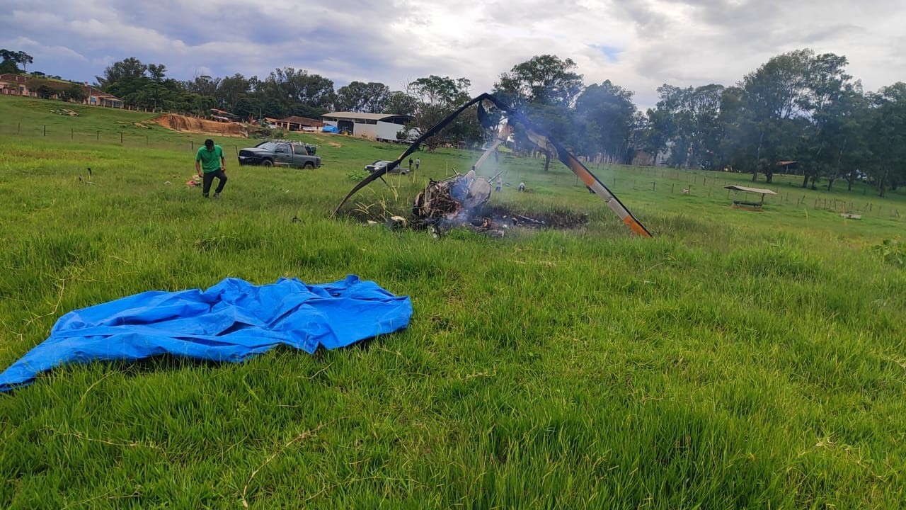 Helicóptero cai em fazenda e deixa três mortos entre Cruzília e Carrancas, no Sul de Minas