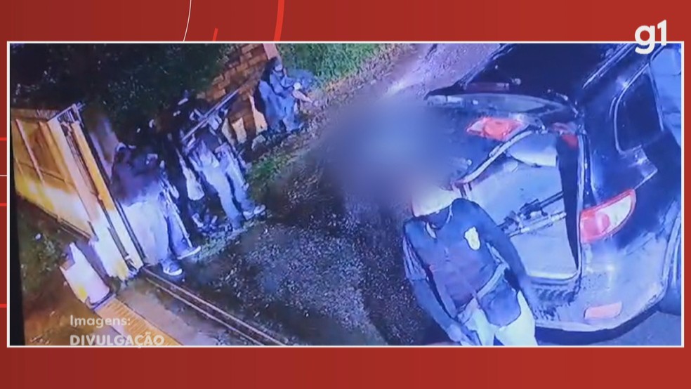 Assaltantes disfarçados de policiais atacam carro-forte em Caxias do Sul — Foto: Divulgação