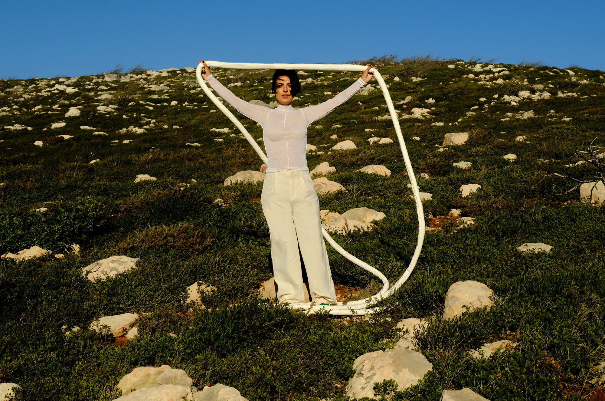 Anna Setton vislumbra futuro ao migrar da MPB para o pop em álbum feito ...