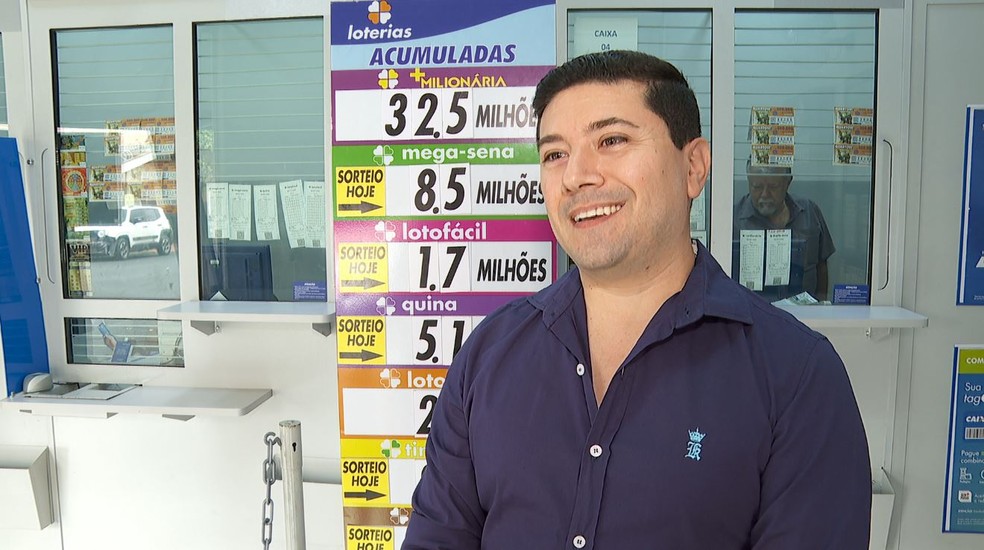 Vanderson Abreu, dono de lotérica e responsável por bolão que bateu na trave na Mega da Virada em Ribeirão Preto, SP — Foto: Valdinei Malaguti/EPTV