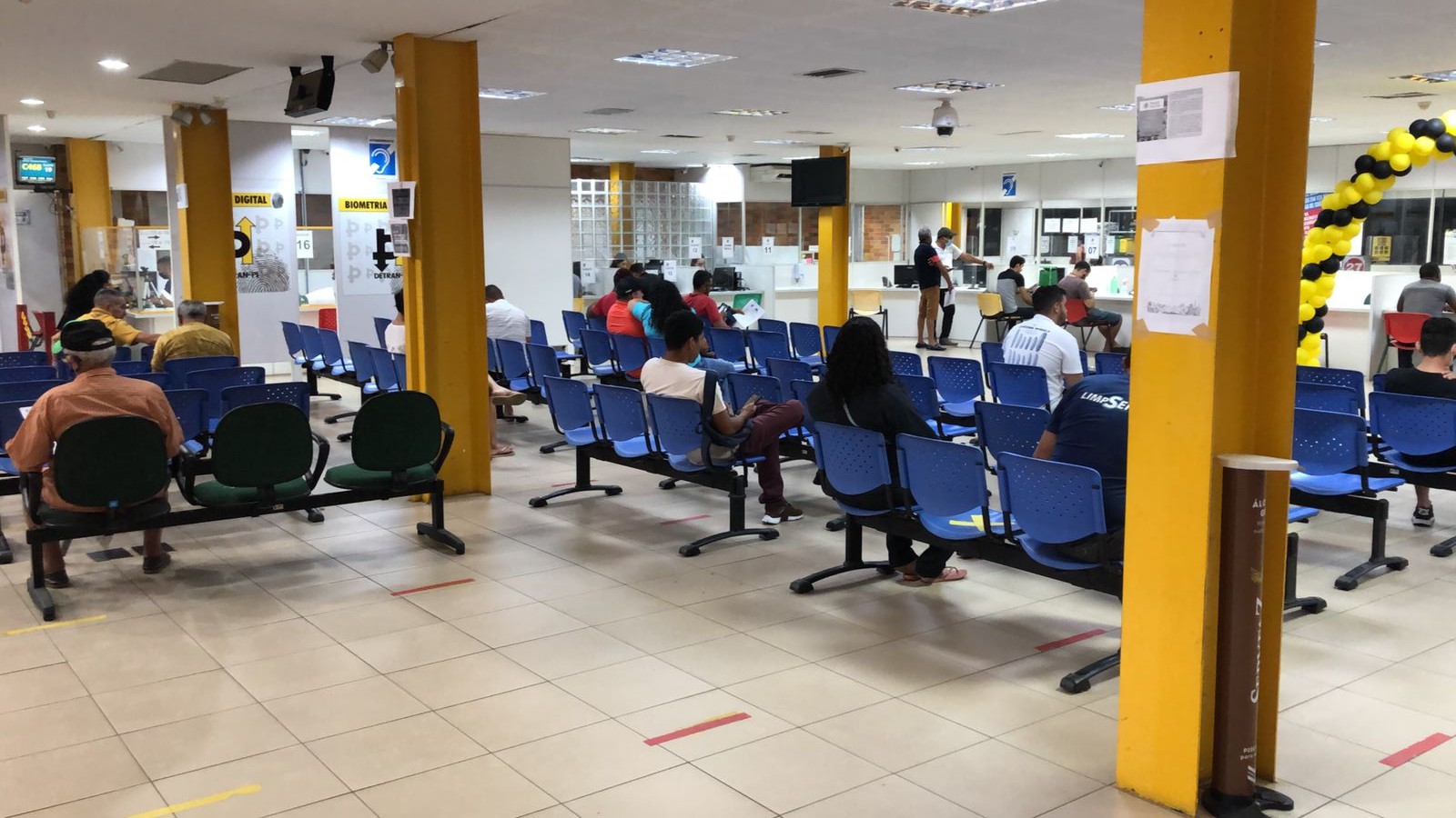 Cerca de 8 mil CNHs estão represadas devido a demora na emissão no Piauí, diz diretora do Detran