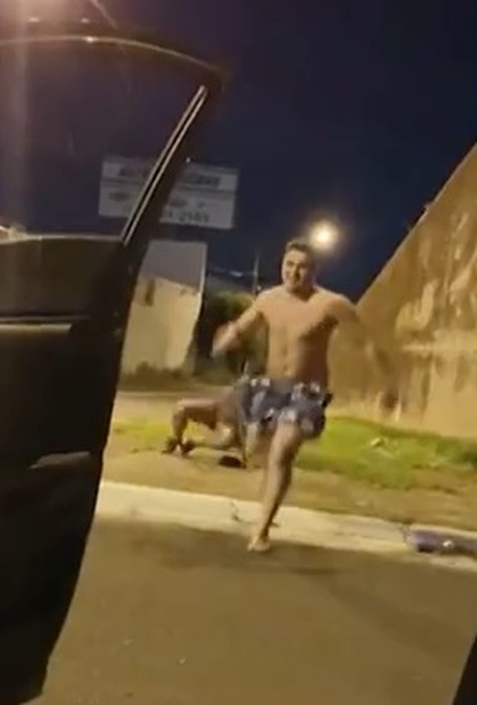 Fudendo a moradora de rua
