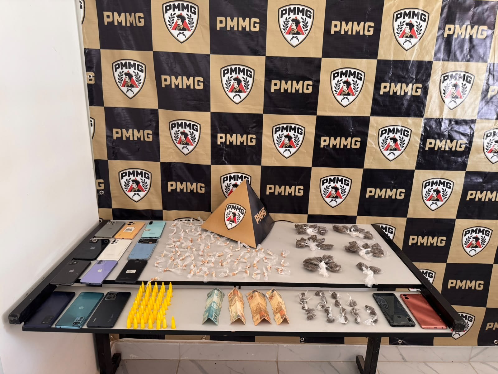Drogas são encontradas escondidas entre fraldas descartáveis durante operação em Frei Inocêncio