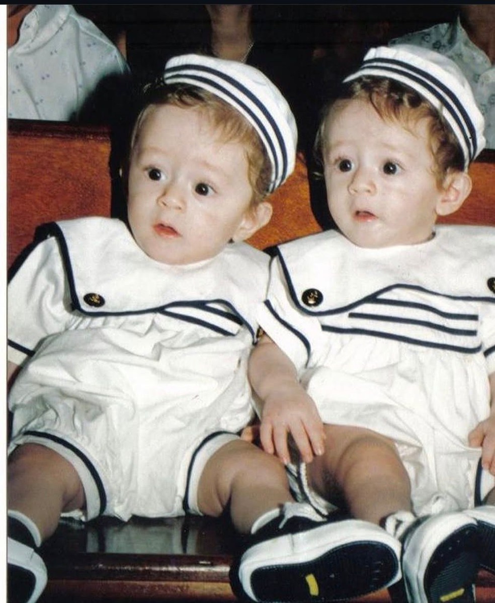 William Barros, o Ticco, e Wellington Melo, o Tecco, têm 29 anos, e podem ajudar a entender como irmãos que crescem lado a lado constroem a identidade e trajetória profissional. — Foto: Arquivo pessoal