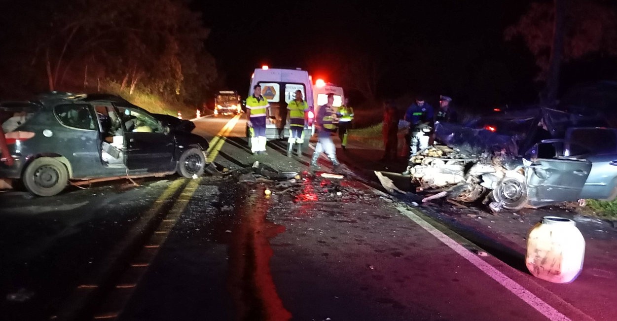 Acidente mata duas pessoas e deixa 3 feridas em rodovia do interior de SP