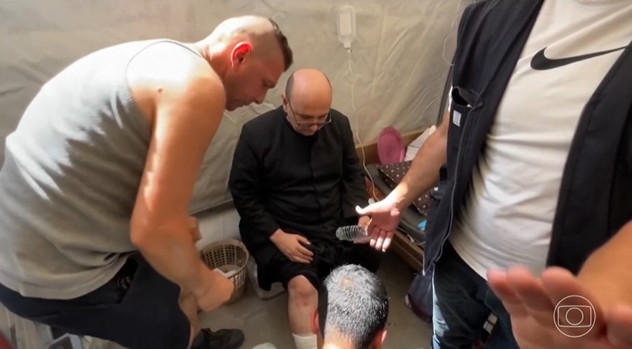 Ataque israelense atinge a única igreja católica da Faixa de Gaza; 3 pessoas morreram