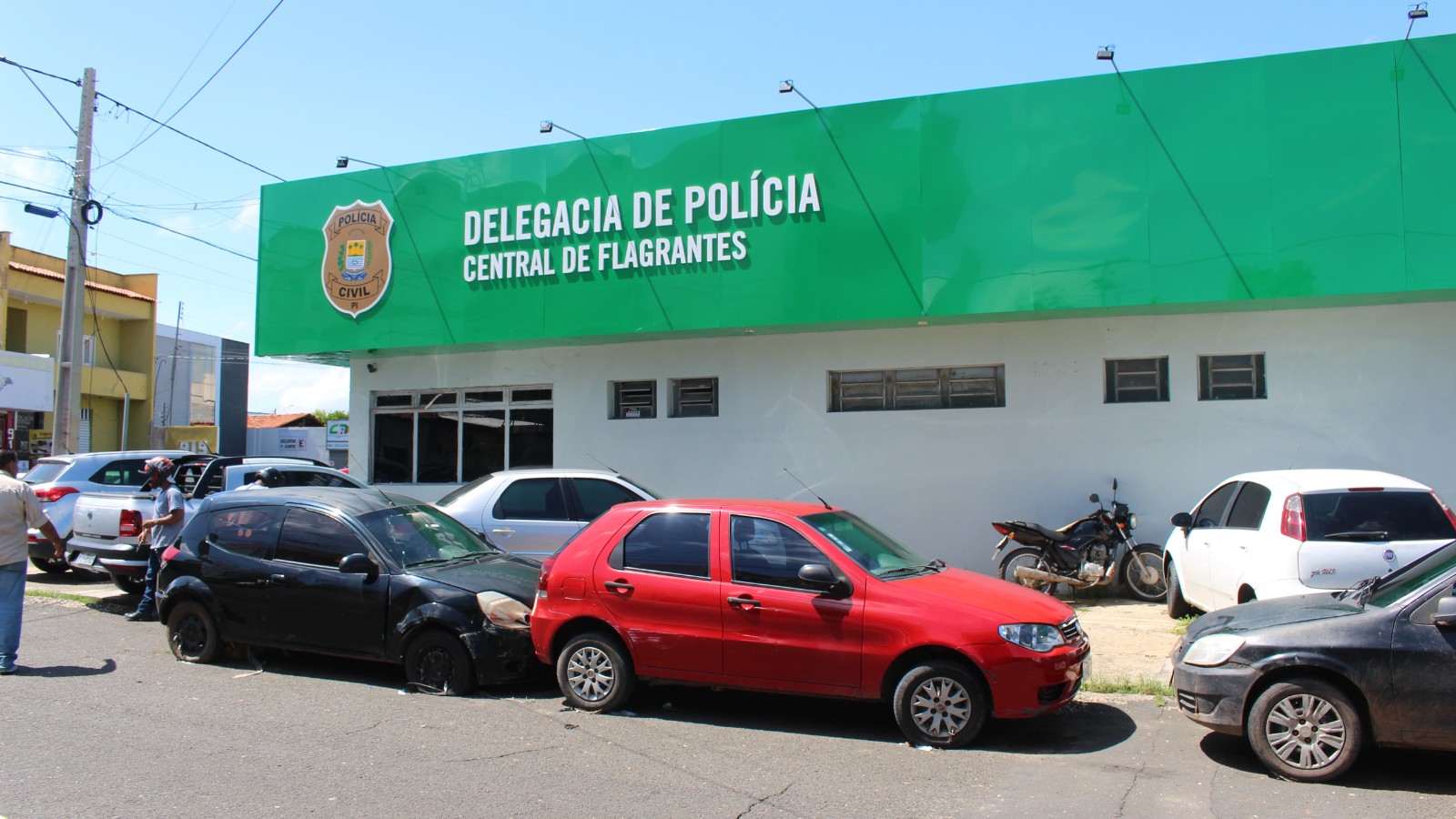 Garota de programa é detida suspeita de esfaquear cliente que não pagou serviço em Teresina