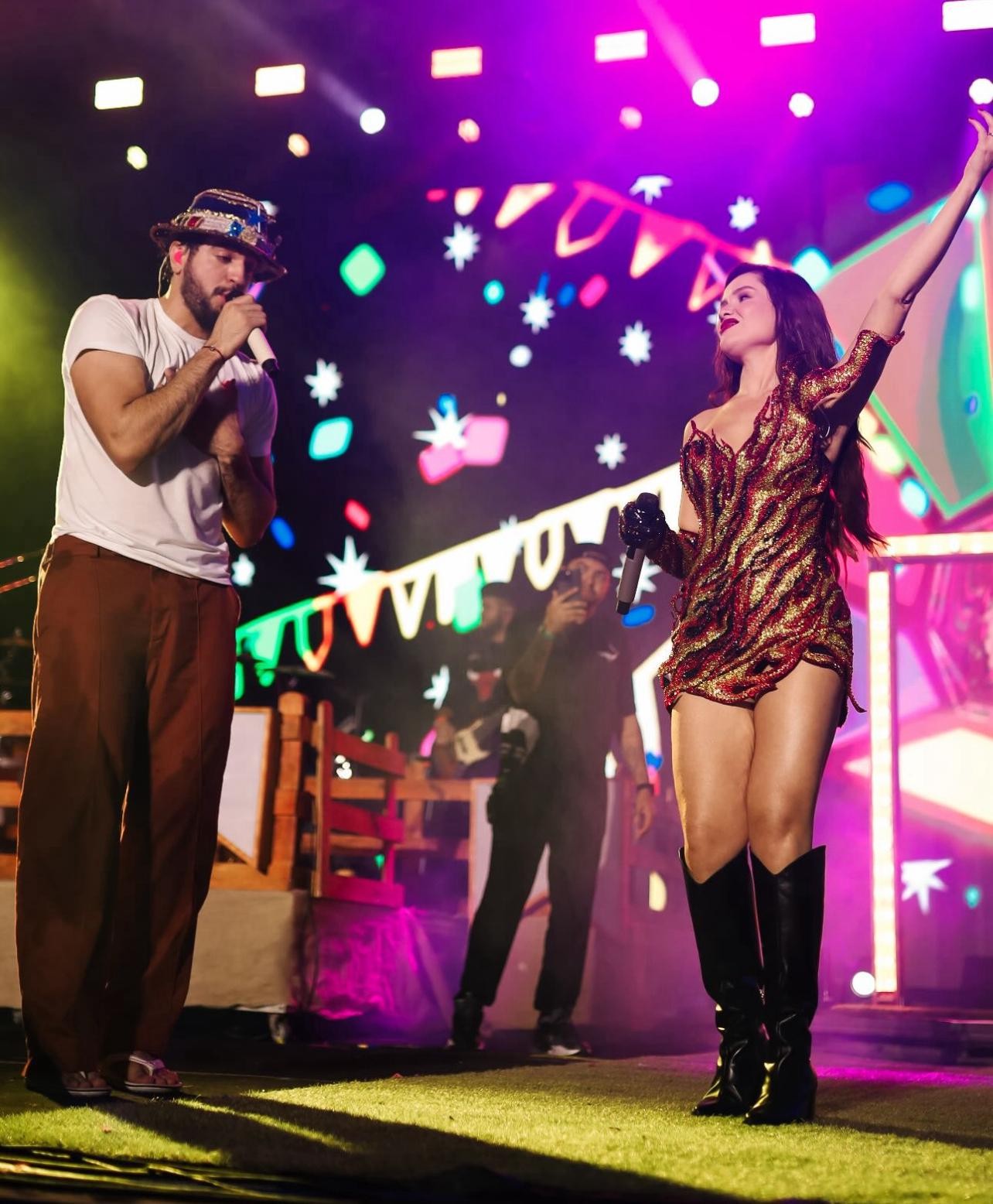 Nattan canta com Juliette em show com salto de trampolim e público de 76 mil no São João de Campina Grande