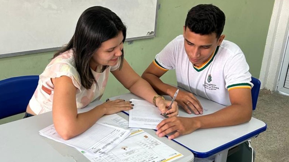 Produção e correção intensa de redações influenciam resultados dos estudantes no Enem — Foto: Divulgação