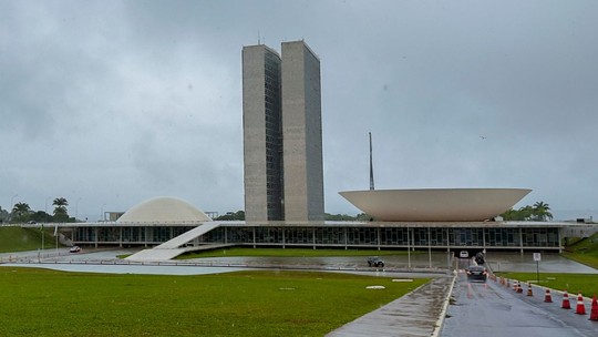 VÍDEO: quantos deputados e senadores cada estado tem e como número é definido