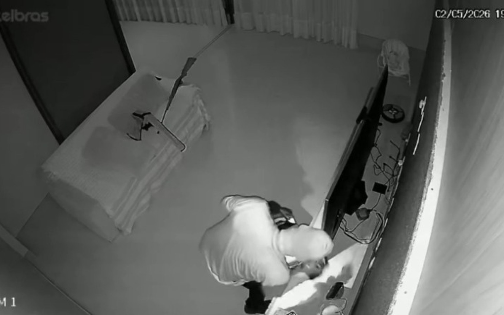 Operação prende suspeito de furtar mais de R$ 1 milhão em série de furtos; vídeo mostra crimes