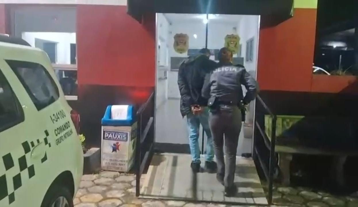 Homem é preso suspeito de agredir a  companheira com garrafa quebrada em Bragança Paulista