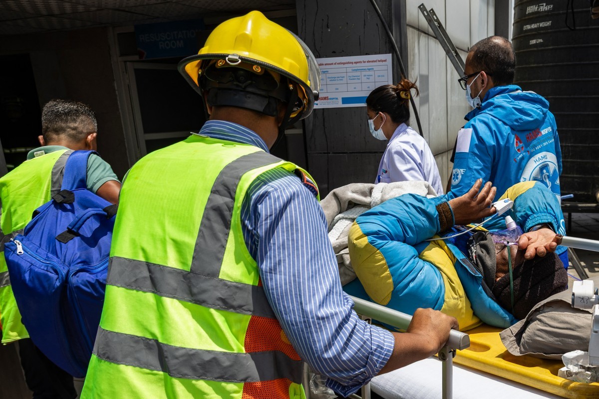 O sherpa dado como morto e encontrado 'milagrosamente' 6 dias após desaparecer no Everest