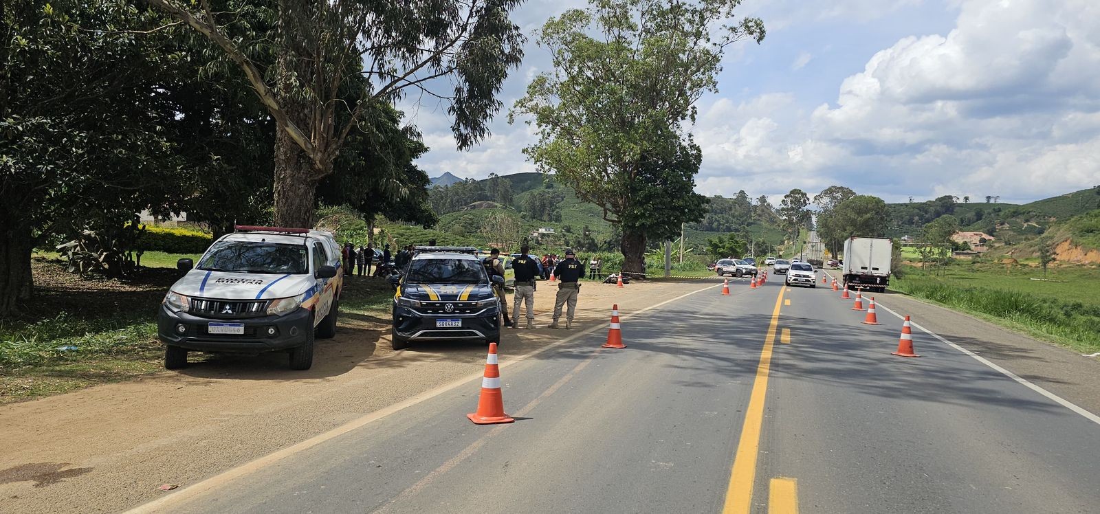 Avô é morto a tiros e neto fica ferido enquanto passavam de moto na BR-116