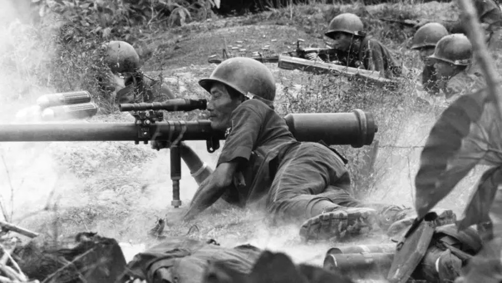 Estima-se que 1 milhão de vietnamitas tenham morrido durante a guerra — Foto: AP via BBC