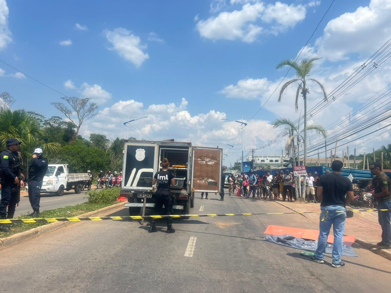 Menino de 10 Anos morre após ser atingido por caminhão quando voltava da escola em rodovia no Acre