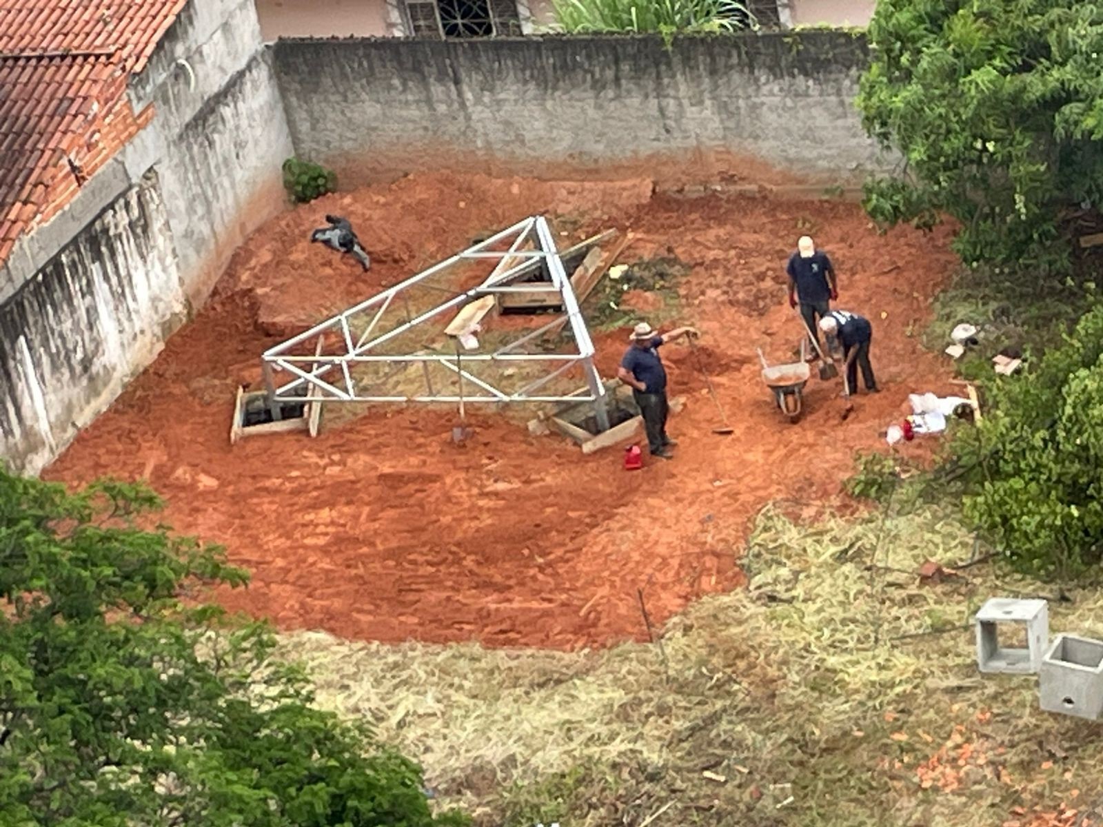 Construção de antena em bairro que faz parte de área de preservação ambiental causa polêmica em Sorocaba