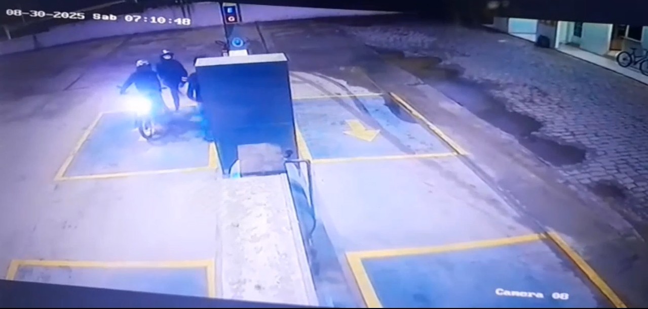 Dupla armada rende frentista e assalta posto de combustíveis em Itaocara