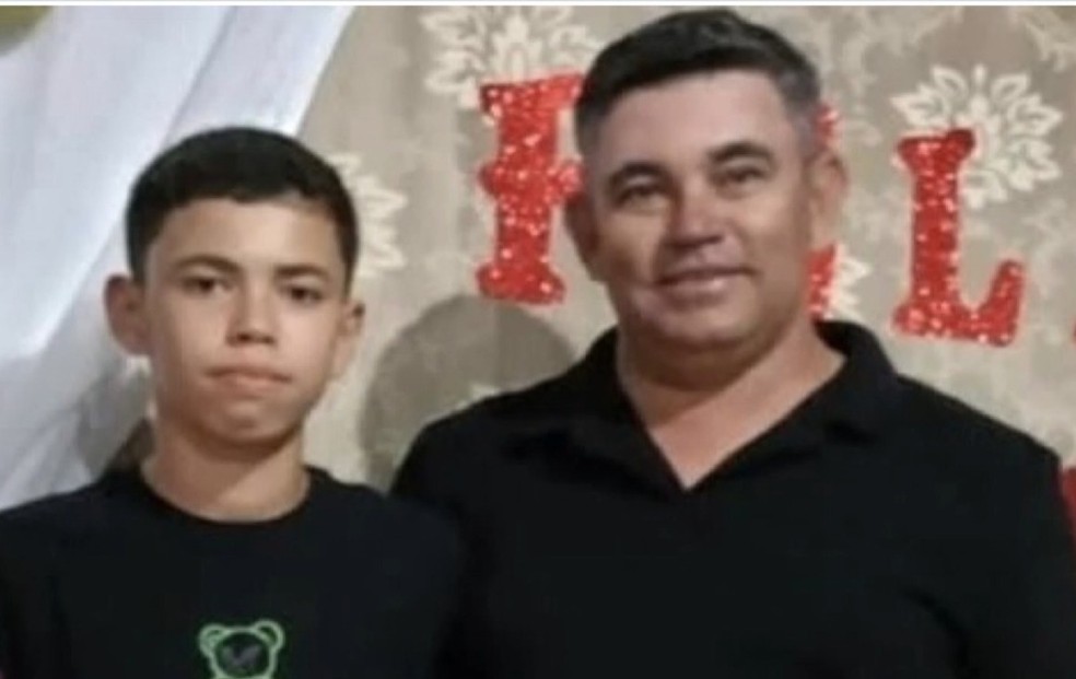 Pai e filho de 13 anos são mortos a tiros enquanto andavam de moto no norte da Bahia — Foto: Reprodução/TV São Francisco