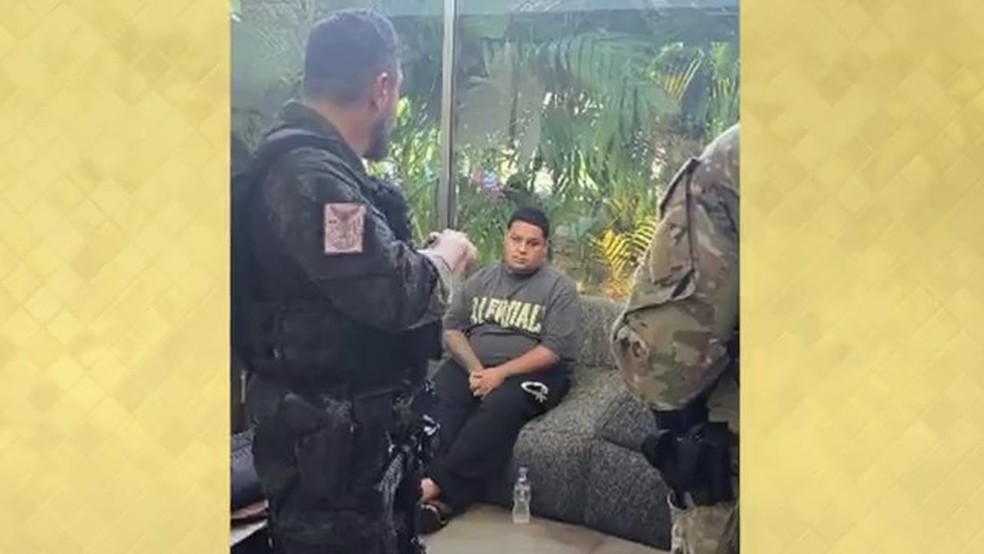 Operação da PF mira MC Ryan e MC Poze do Rodo em investigação sobre esquema bilionário de lavagem de dinheiro — Foto: Reprodução/TV Globo