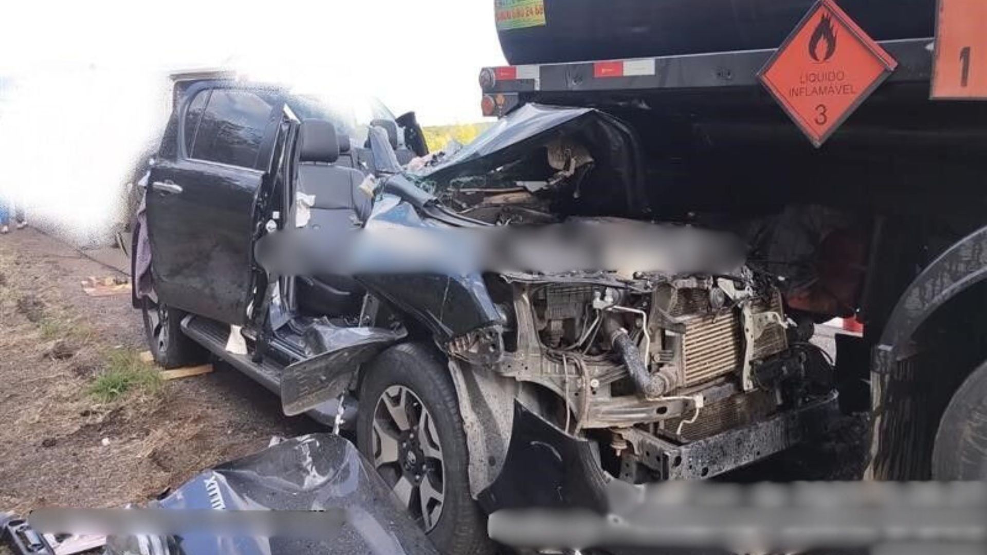 Acidente com carreta deixa uma pessoa gravemente ferida na Rodovia Castello Branco em Itatinga