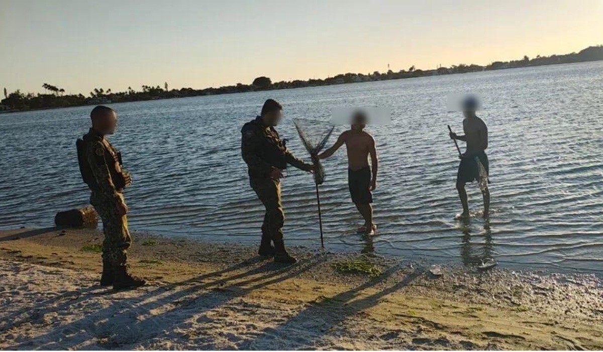 Fiscalização em Cabo Frio apreende seis redes de pesca irregular na Lagoa de Araruama