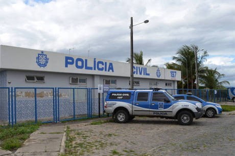 Professor de teatro é procurado por suspeita de abuso sexual no interior da Bahia; vítimas foram violentadas durante ensaio