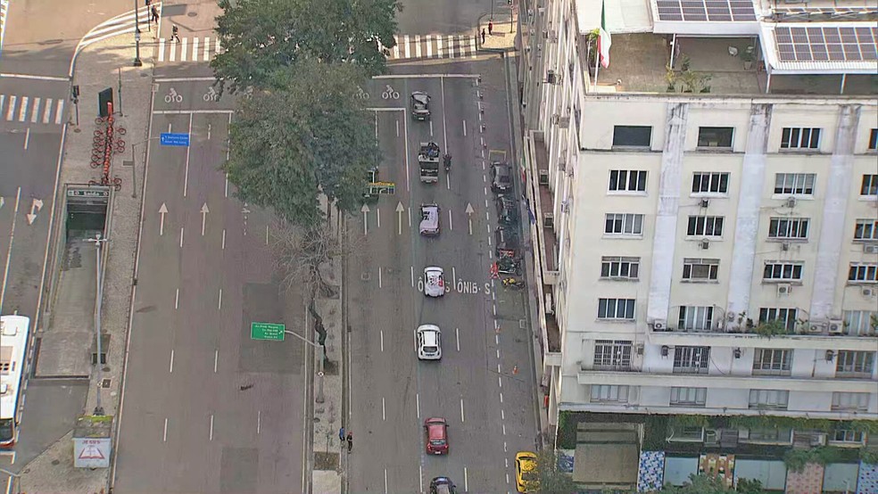 Motoristas de aplicativo fazem protesto no Rio de Janeiro — Foto: Reprodução/TV Globo