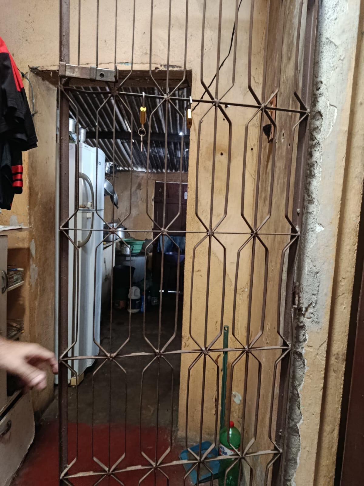 Polícia resgata homem de cárcere privado e prende irmão suspeito do crime