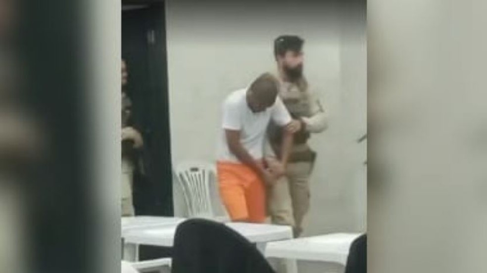Homem é condenado a 46 anos de prisão por abusar e matar enteada de 13 anos. — Foto: Reprodução