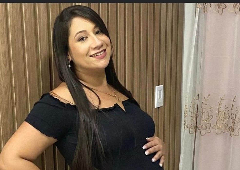 Elaine Ellen Ferreira Vasconcelos, de 32 anos, estava no 8° mês de gestação — Foto: Arquivo pessoal