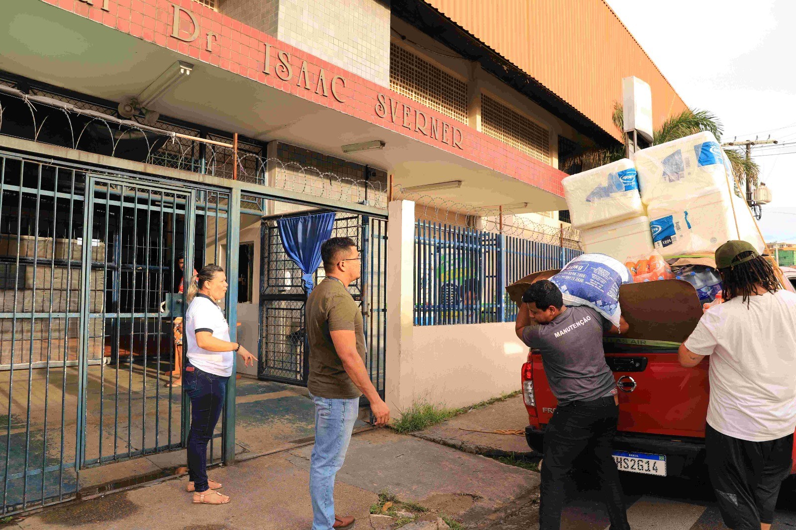 Escolas em Manaus se tornam postos de doação para vítimas do RS; veja endereços