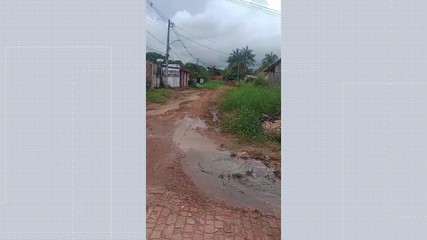 Rua São Francisco, no bairro Montanhês, sofre com falta de manutenção