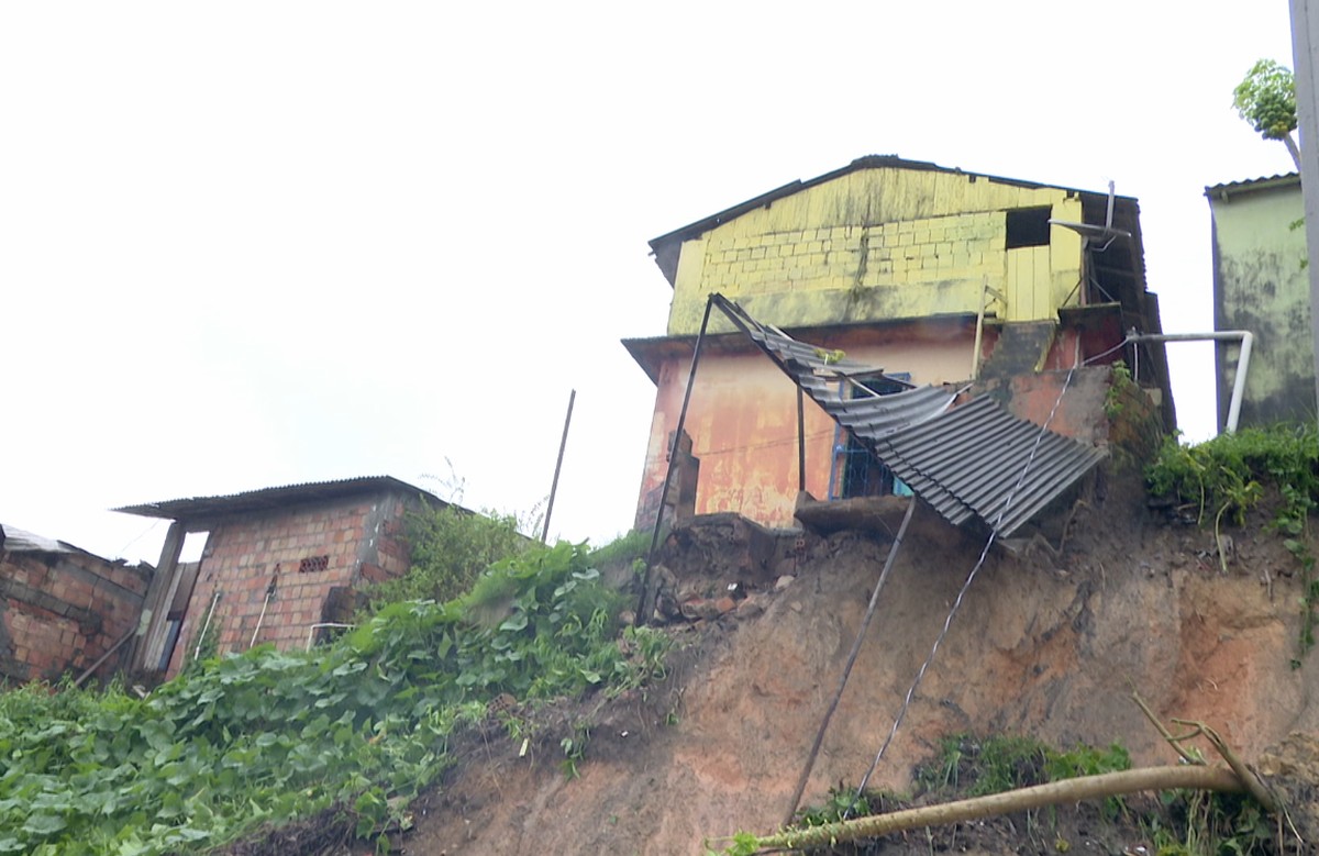 Chuva Forte Causa Deslizamento De Barranco Na Zona Sul De Manaus Amazonas G1 