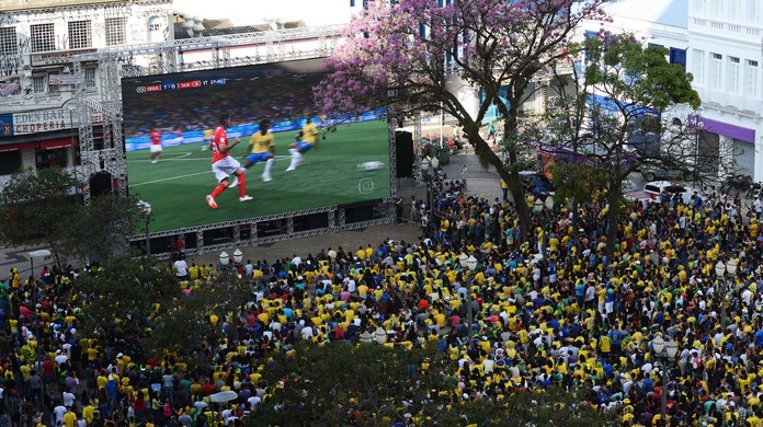 Shopping instala telão para transmissão dos jogos da Copa do Mundo – Agora  Londrina